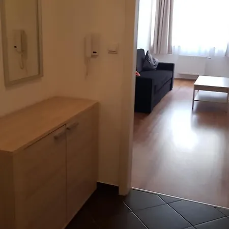Apartment Topaz Haz *