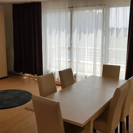 Topaz Haz * Budapest